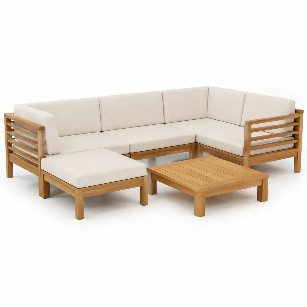 Drewniany zestaw wypoczynkowy z beżowymi poduszkami